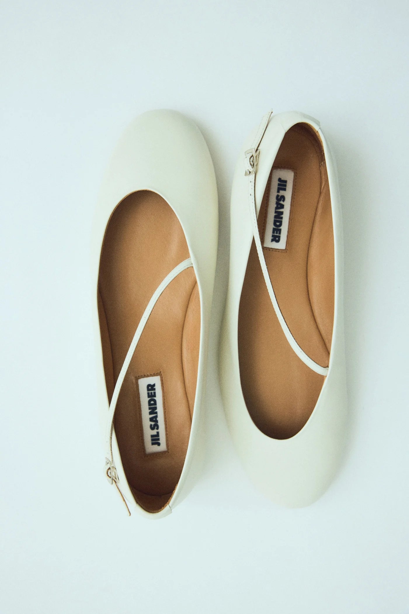 THE EYLSS BALLERNIA