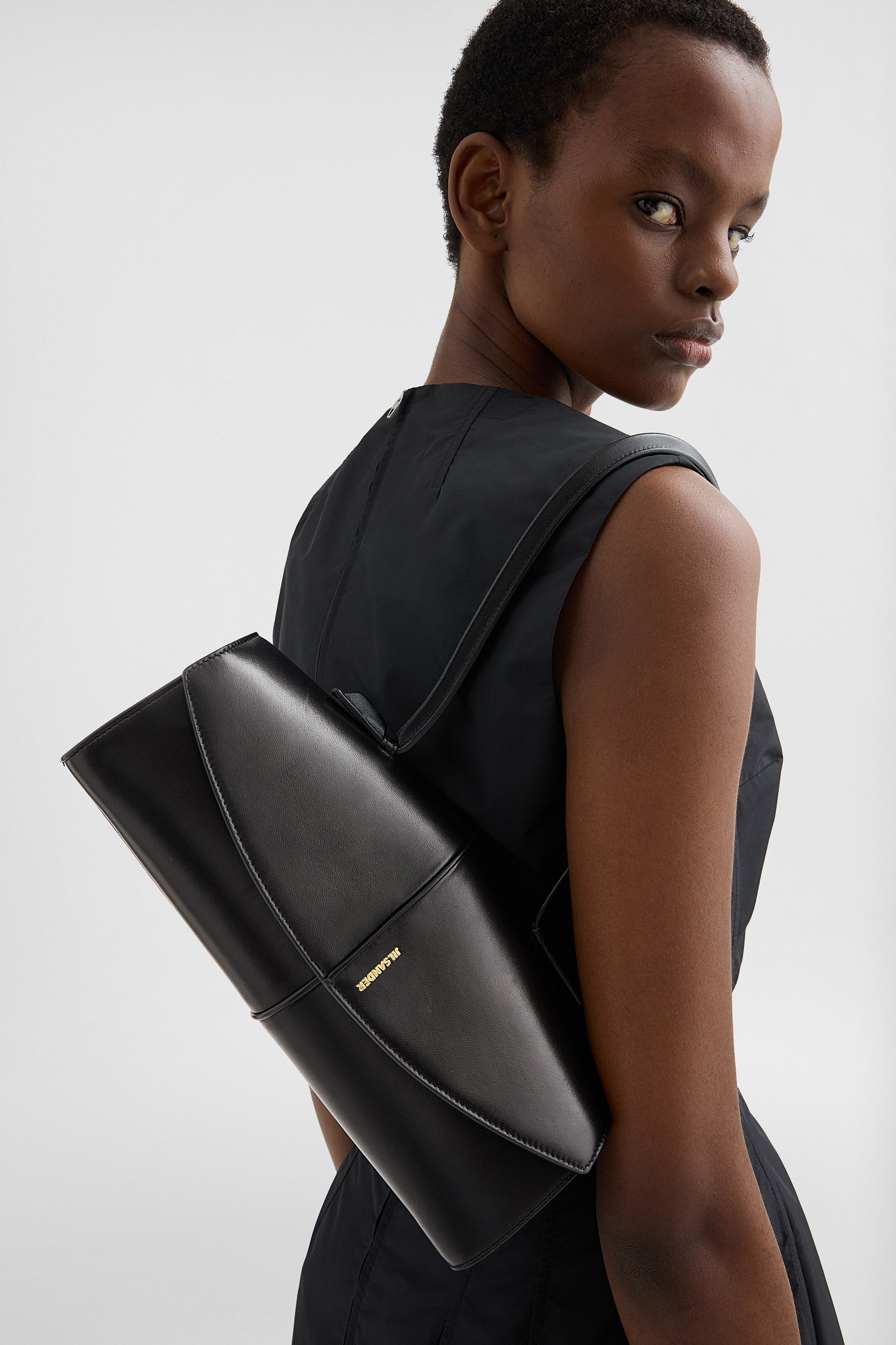 Black Linea Shoulder bag for Women | Jil Sander UAE