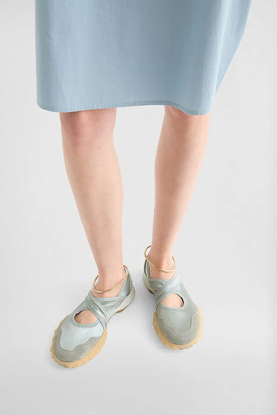WOMEN'S SHOES