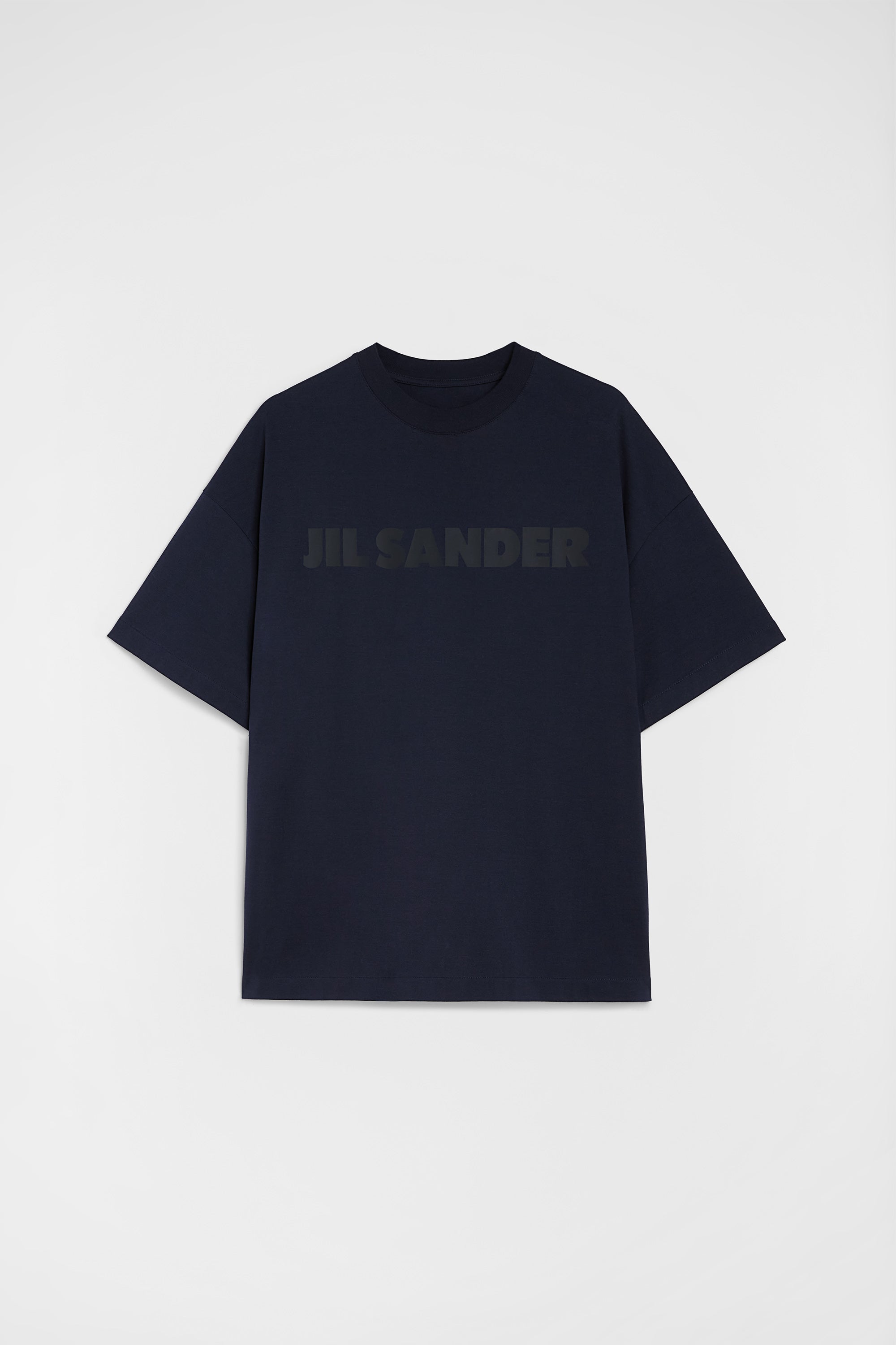 تي شيرت بشعار الماركة